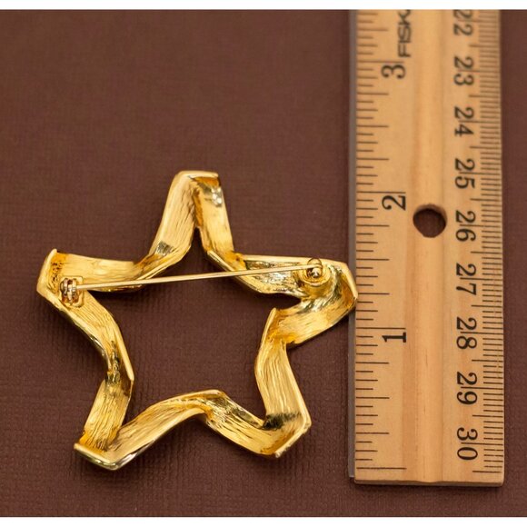 Vintage Stylish Spiral Star Gold Tone Brooch - U20 - Picture 2 of 2